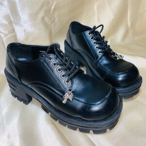 Vintage 90s Y2K Black Platform Lug Sole Oxfords